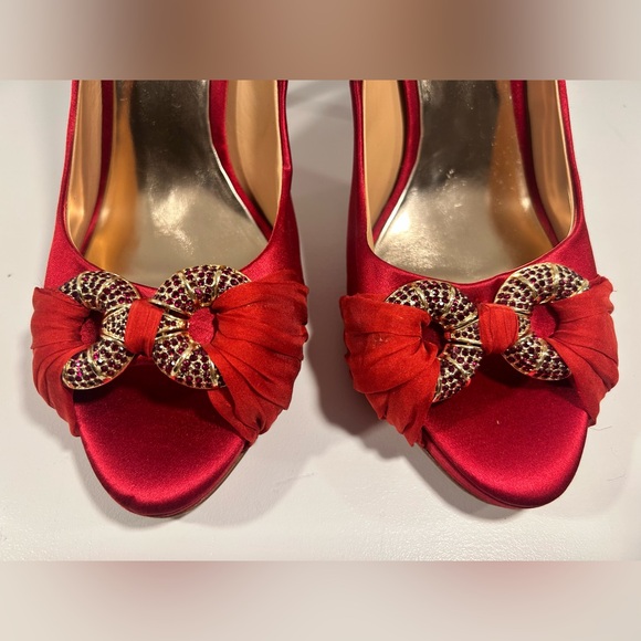 Badgley Mischka Red Satin Crystal Bow Peep Toe Stiletto Heels Size 10 - Picture 3 of 15